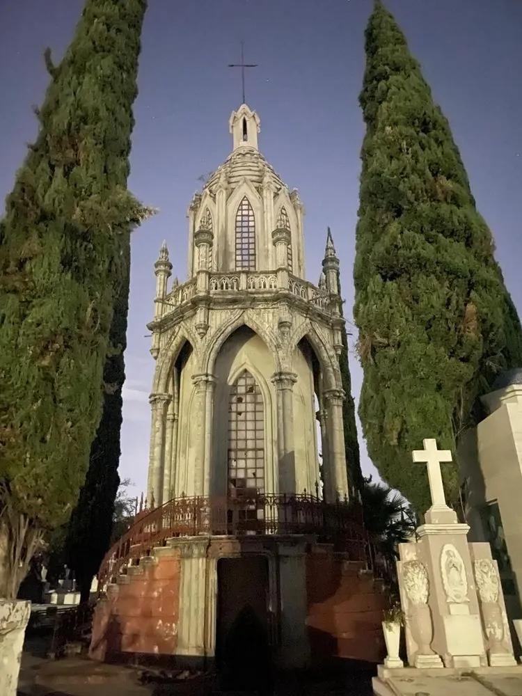 Panteón de Mezquitán 1