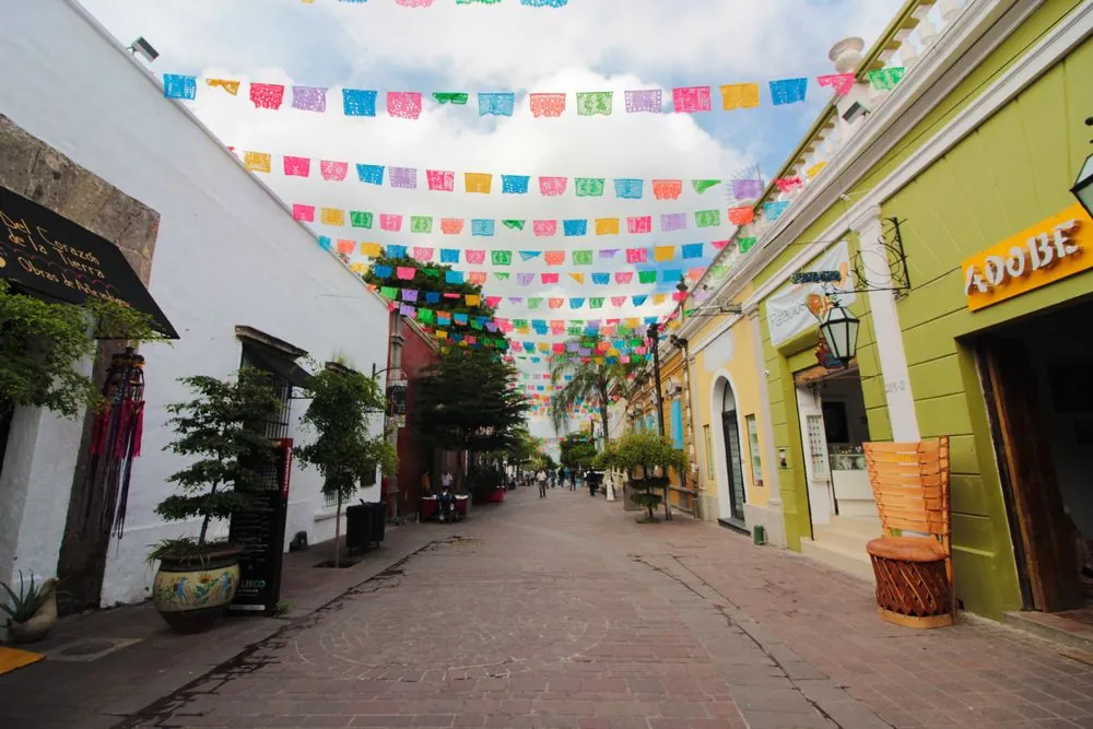 Paseo por el Andador Independencia