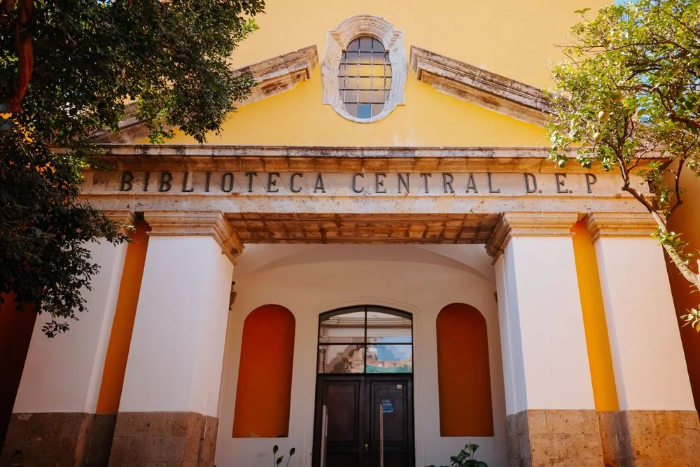 Biblioteca Profesor Ramón García Ruíz 1