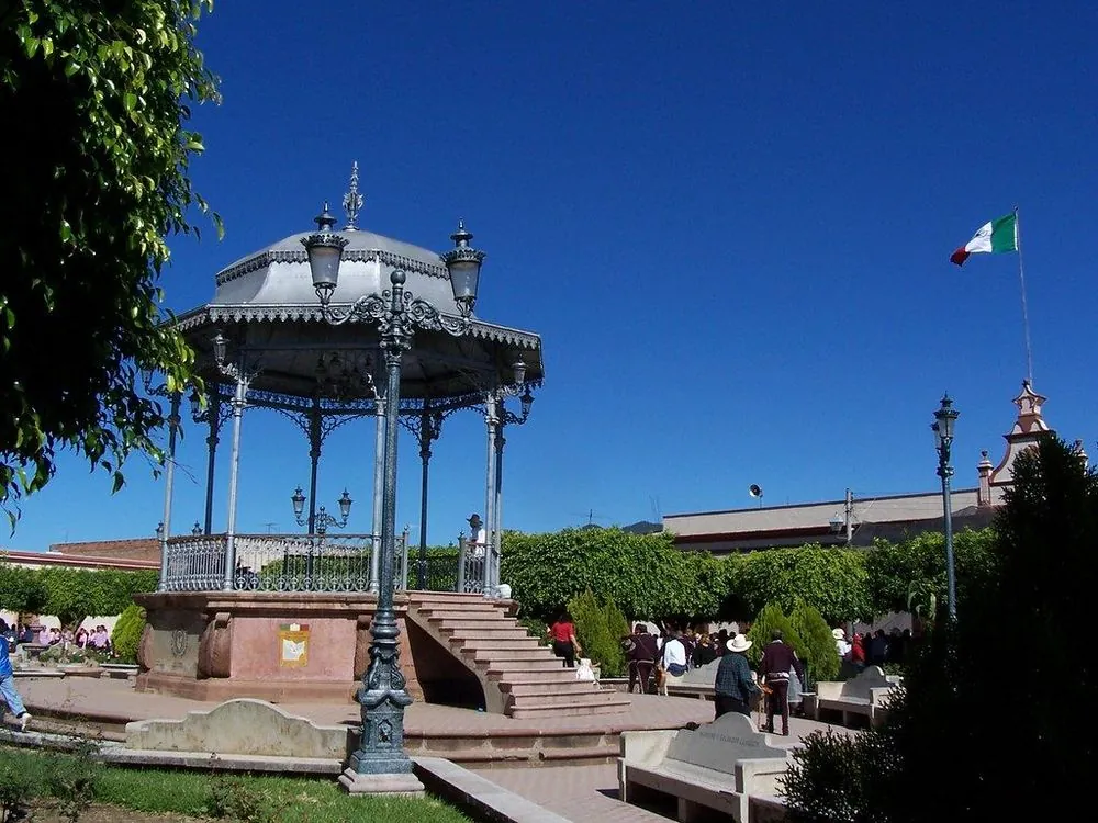 Plaza Principal de Mascota 2
