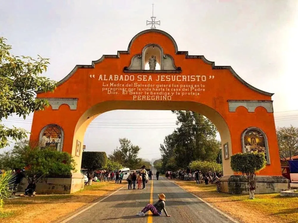 Arco Monumental de Bienvenida 1