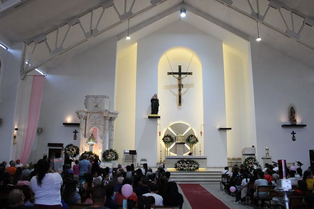 Parroquia la Santa Cruz (Los Conos) 1