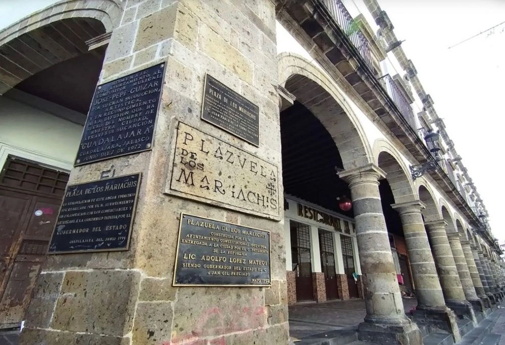 Mariachi Square 2