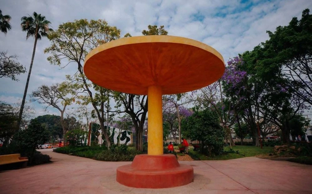 Parque De La Revolución (Parque Rojo) 2